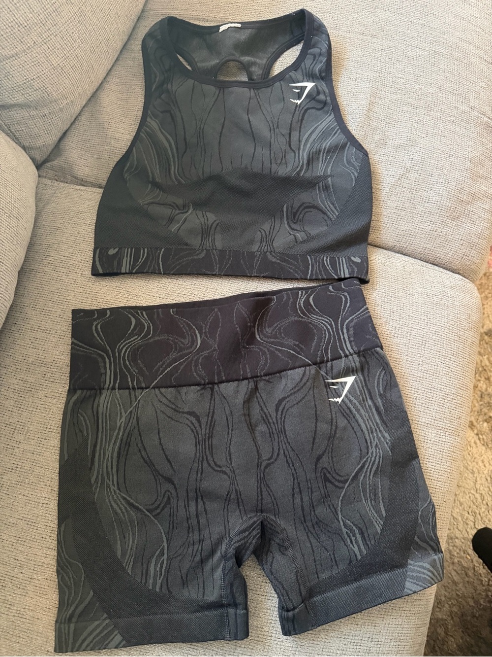 Gymshark Black Wavy-Pattern Seamless Bra &  Shorts size medium